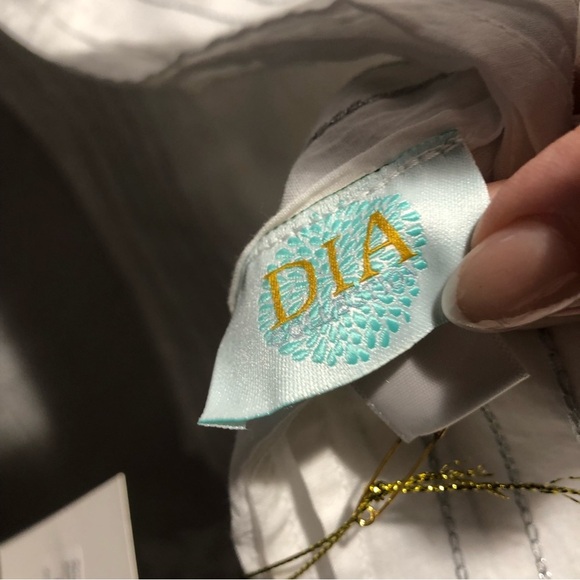 NWT WHITE DIA Collection cotton and silver thread and tassel wrap style one size - Picture 3 of 7